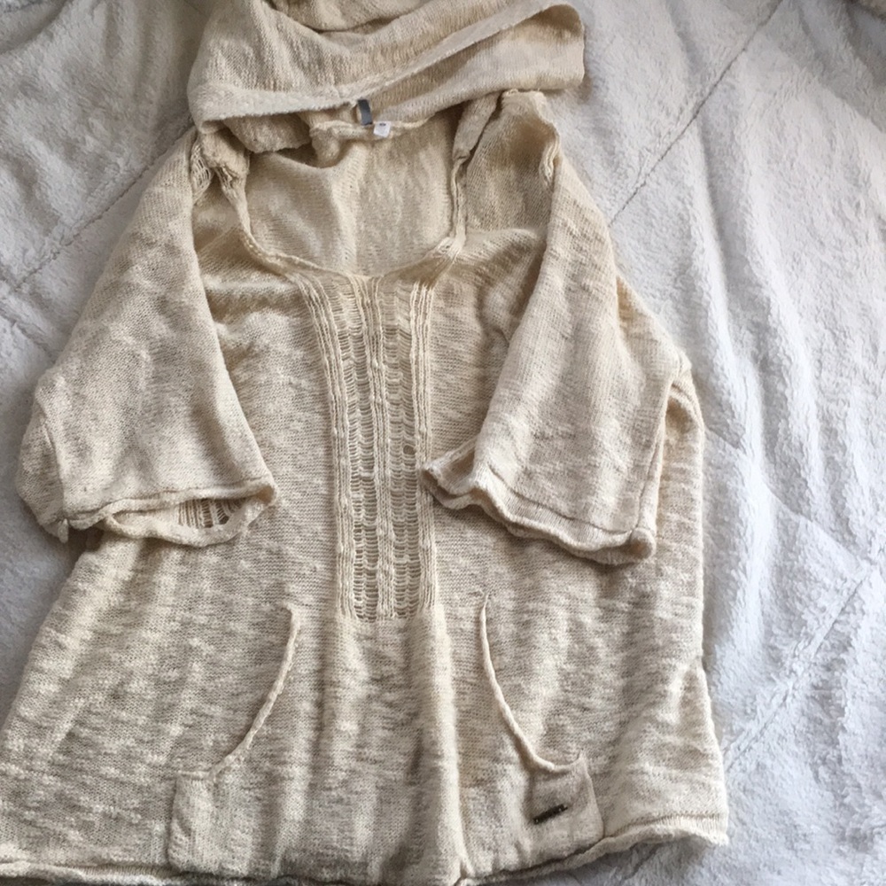 Beige loose sweater from RipCurl
